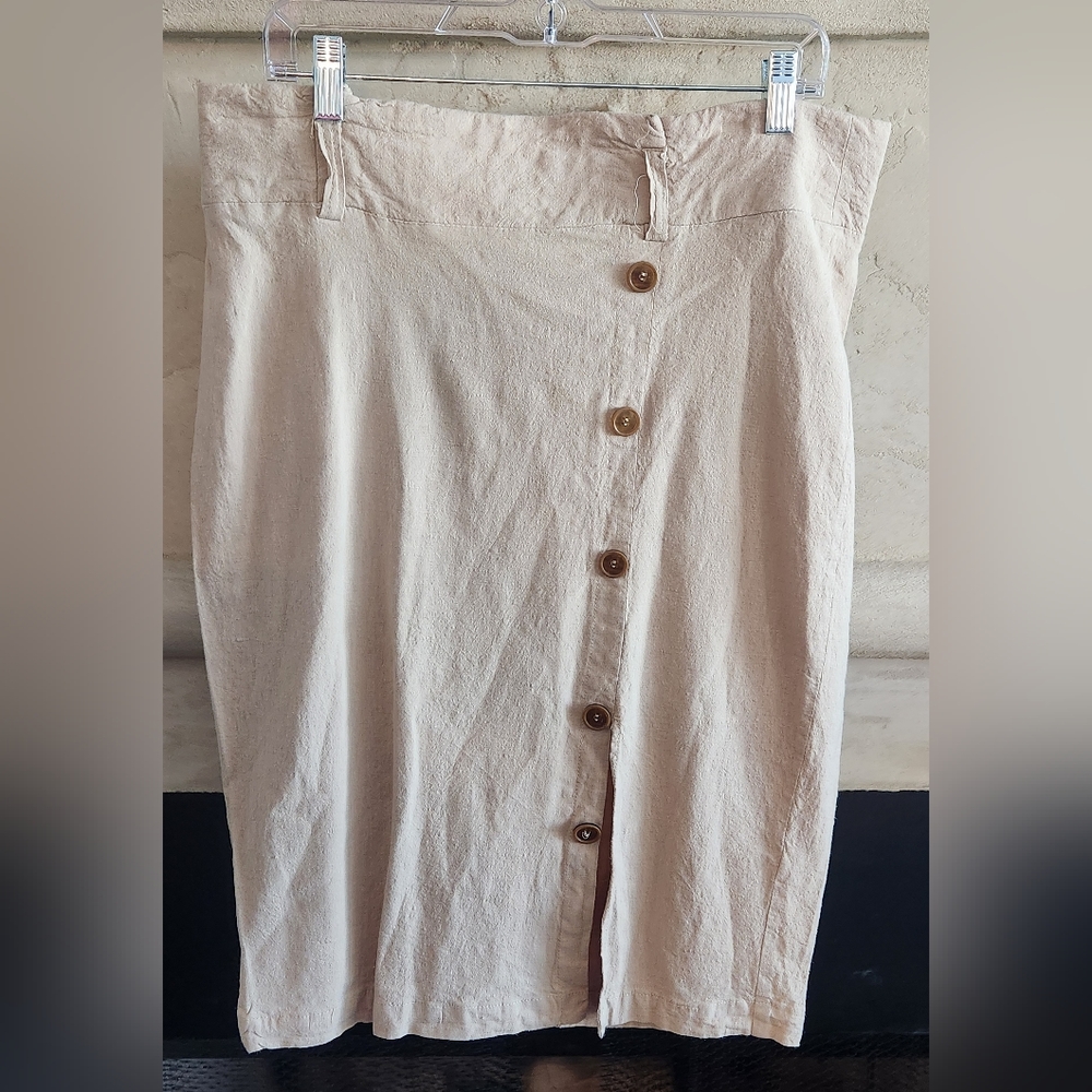Beige New York & Company skirt, size XL